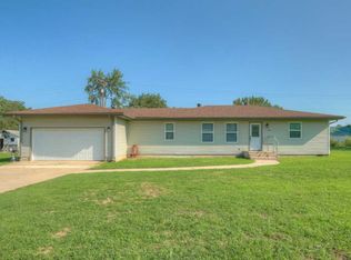 904 Main St, Golden City, MO 64748