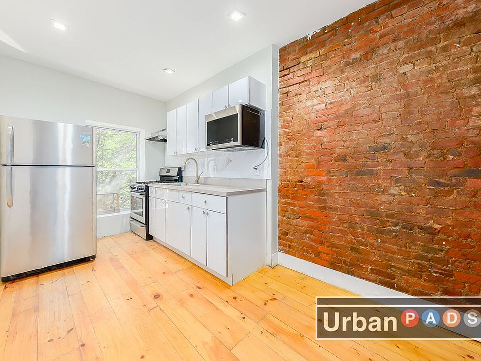 1st image of 1082 Pacific St APT 2