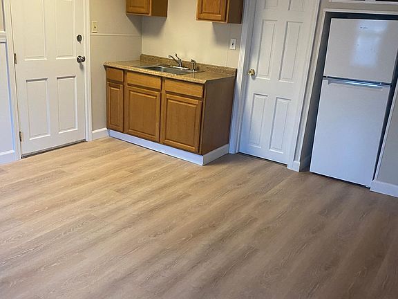 2nd image of 151 North St #1