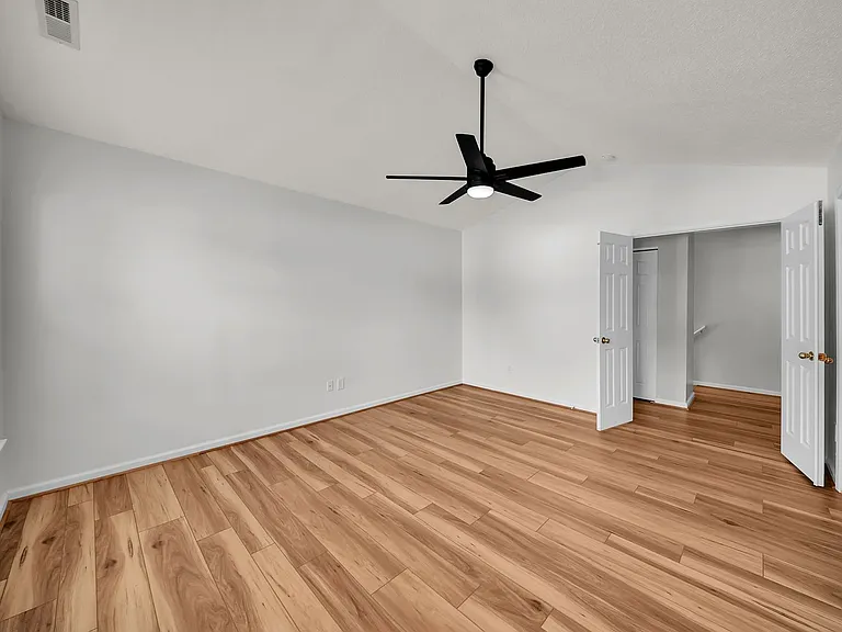 408 Holmes Blvd — Photo 36