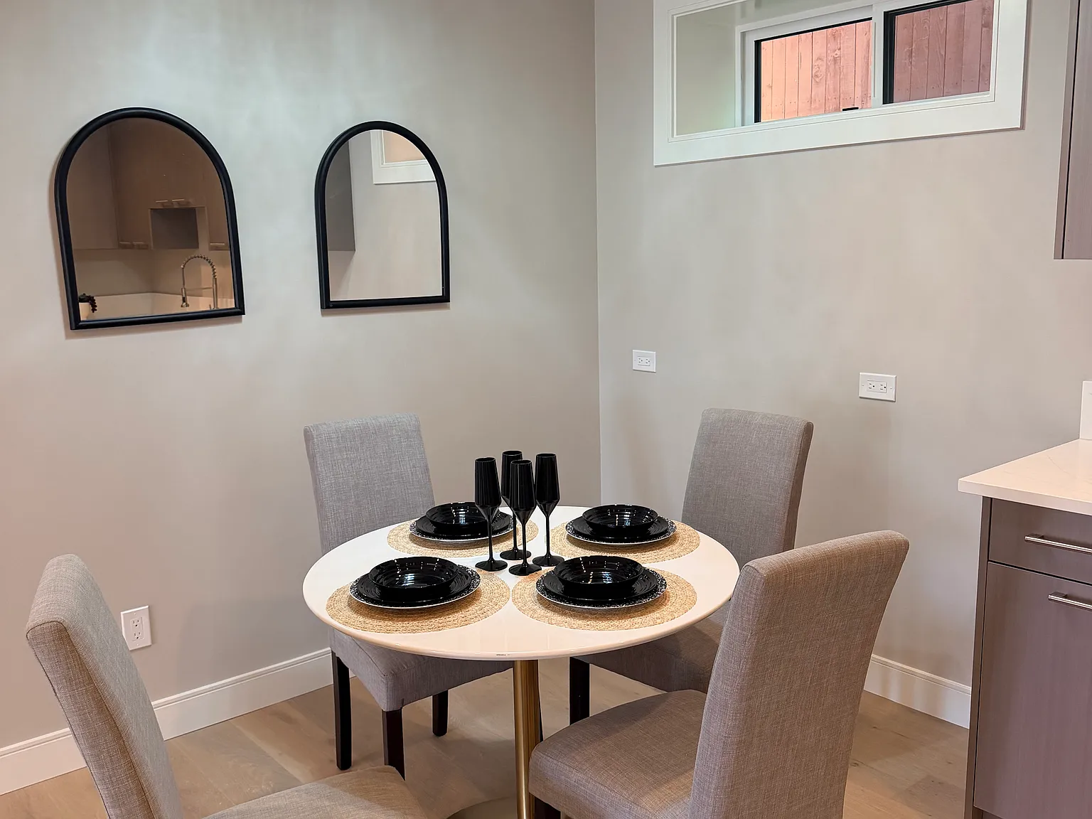 2 bed, 1.0 bath, 1100 sqft, $2,750 — Photo 3