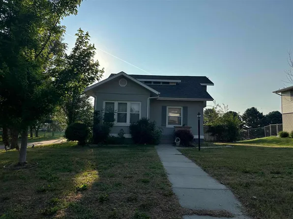 215 N 9th St, Newman Grove, NE 68758