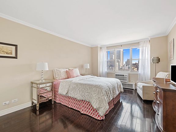 5th image of 333 E 79th St APT 15W