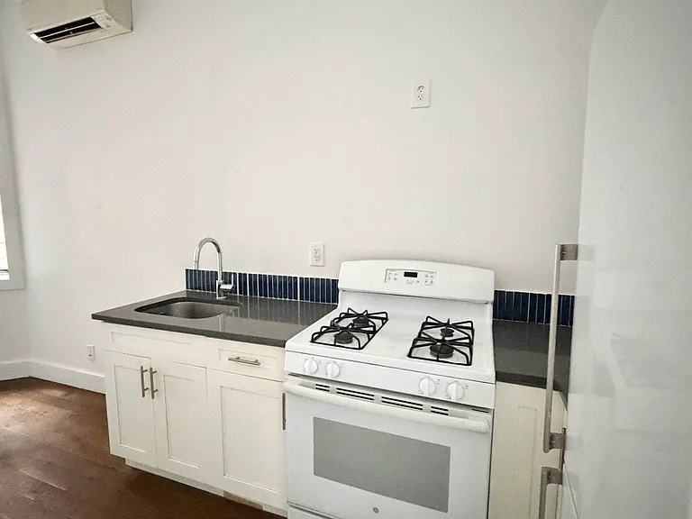 63 Malcolm X Blvd #4A — Photo 2