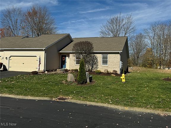 2nd image of 211 Golf Dr