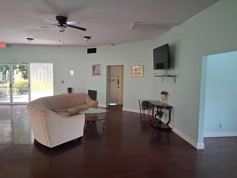 2100 Springdale Blvd #303 — Photo 25