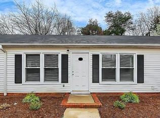 515 E 20th St APT 4, Newton, NC 28658