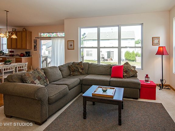 5th image of 2402 Lotus Dr