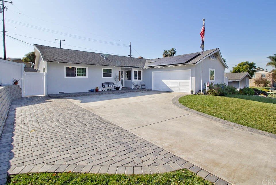 1st image of 15210 Valeda Dr