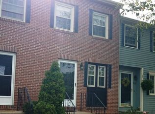 914 Fox Hollow Dr, Hudson, NH 03051