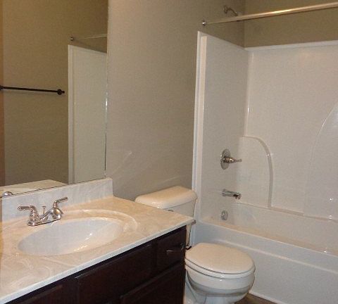 5th image of 28 Chestnut Dr