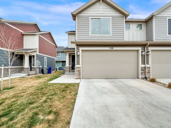228 E Hummingbird Ct, Saratoga Springs, UT 84045