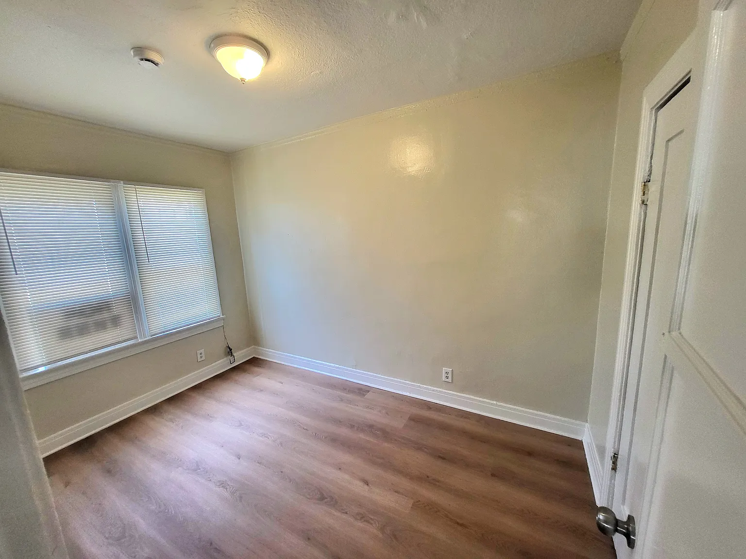 2 bed, 600 sqft, $1,800 — Photo 4
