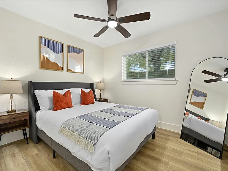 9414 Meadow Vale — Photo 30