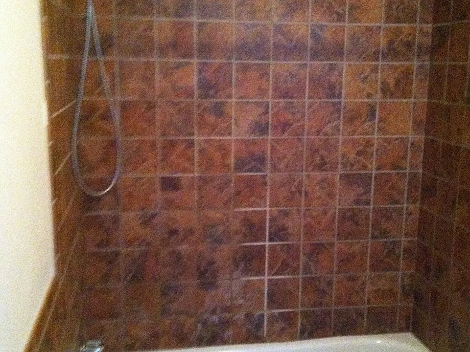 3RD FLR FULL BATHROOM