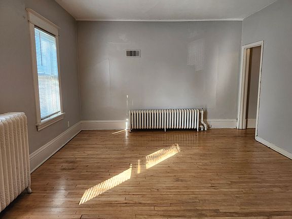 3rd image of 1552 Edmund Ave APT 5