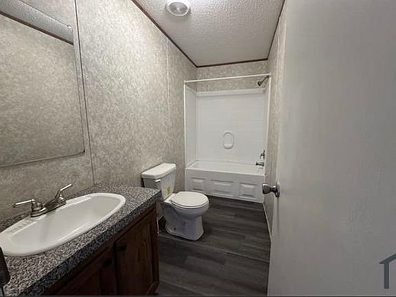 2nd image of 6436 Paragon St