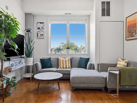 2nd image of 828 W Grace St APT 1206