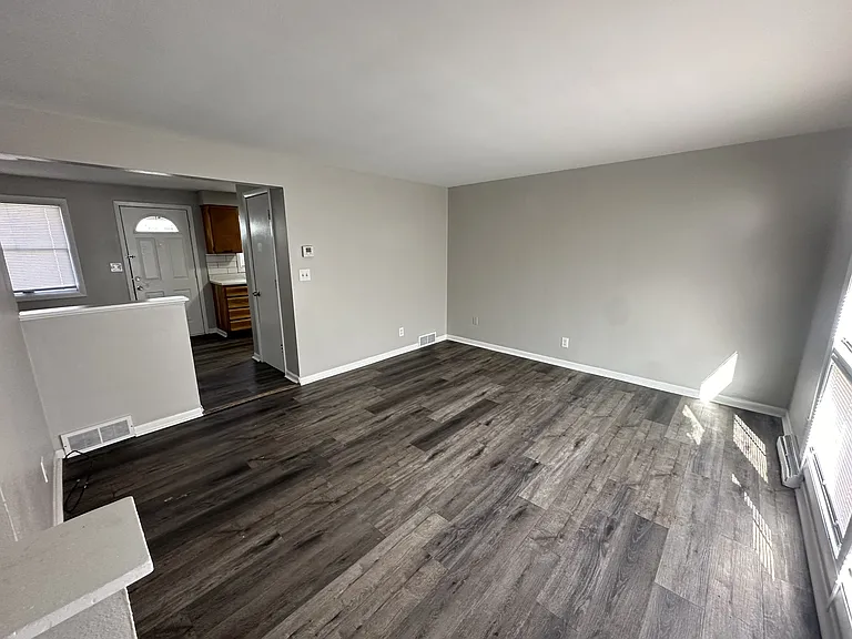 421 Hosmer St #1 — Photo 6