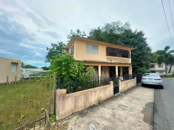 2 Street Pueblo Nuevo, Vega Alta, PR 00692
