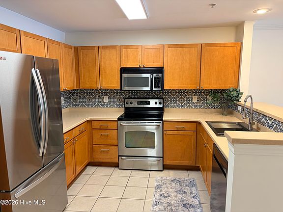 4th image of 2820 Bloomfield Ln Unit 108