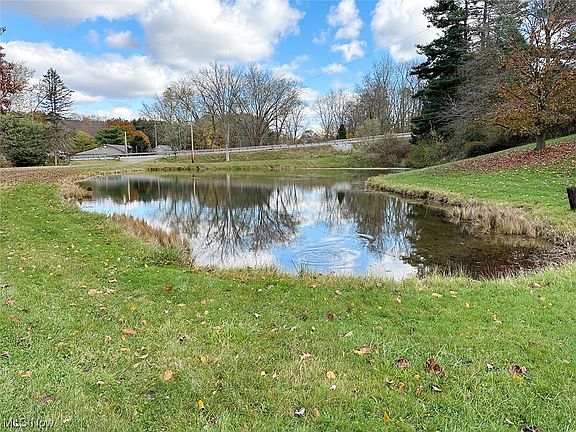 3rd image of 1864 Seven Mile Dr