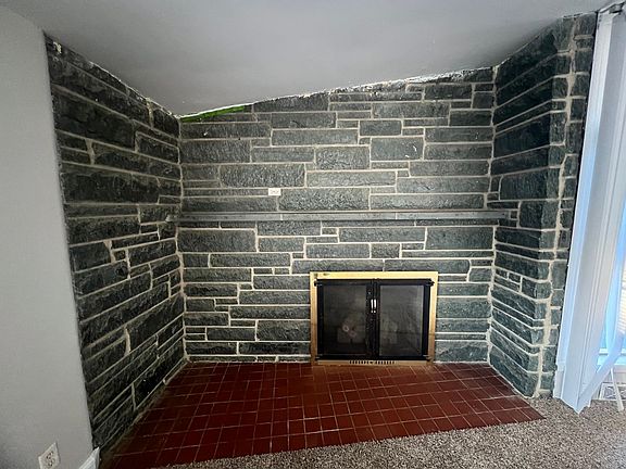 4th image of 206 Connecticut Ave