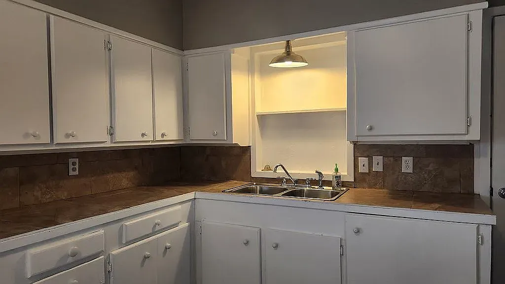 2 bed, 720 sqft, $1,295 — Photo 3