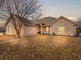 201 Brianne Ct, Joshua, TX 76058