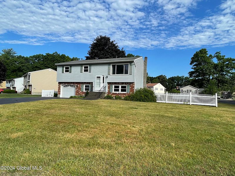 2nd image of 8 Nicole Drive