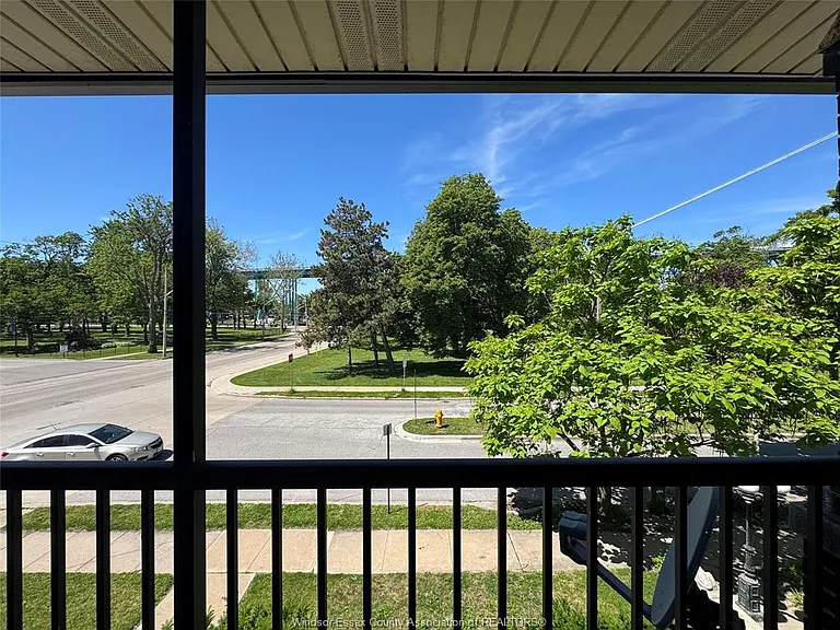 290 Vista Pl #4 — Photo 9