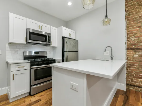 305 Saratoga St, Boston, MA