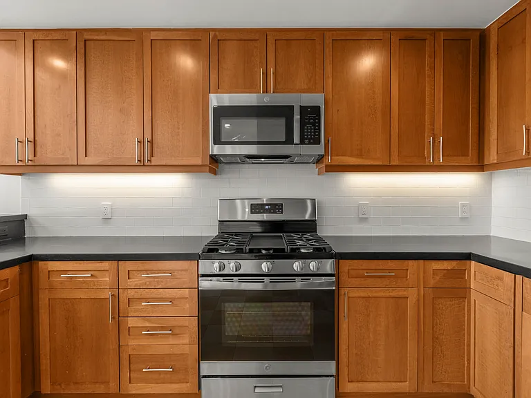 637 Natoma St #6 — Photo 10