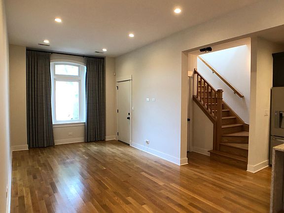 2nd image of 1541 N Bell Ave