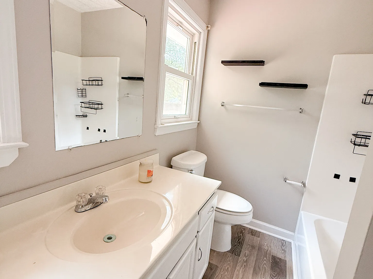 4 bed, 1392 sqft, $1,600 — Photo 3