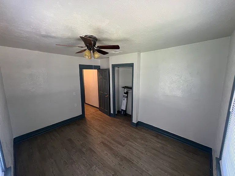 210 E Johnson St — Photo 15