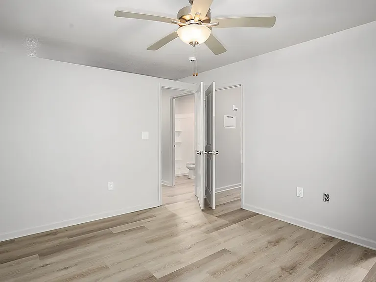 Crockett Hills Apartments — Photo 11