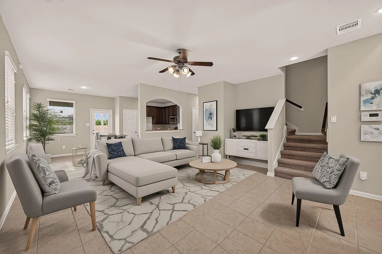 4 bed, 2.5 bath, 2290 sqft, $2,200 — Photo 1
