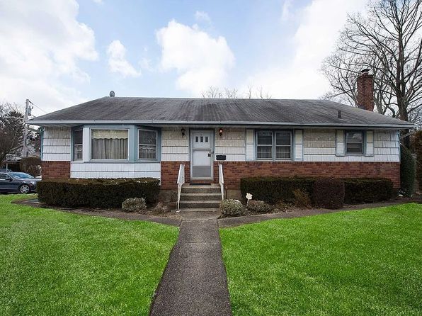 635 Hempstead Ave