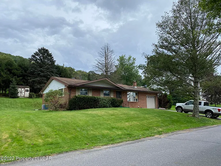 317 Highland Ave — Photo 17