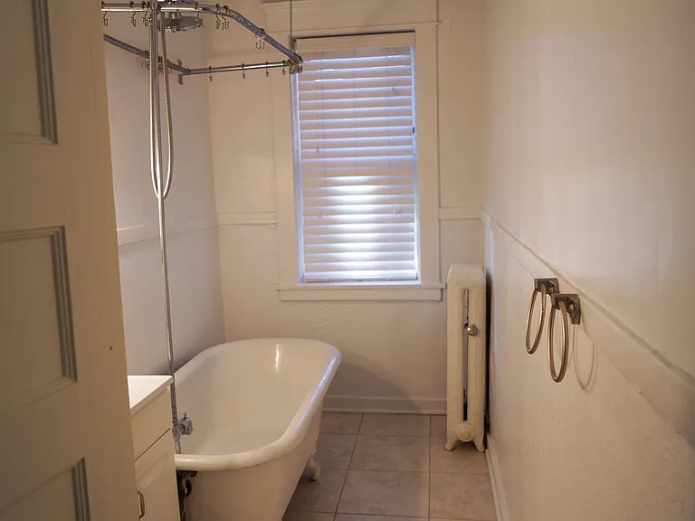 Oxford Street Apartments — Photo 29