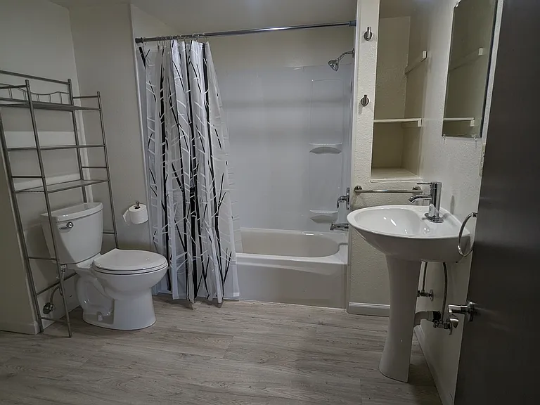 1279 Water St #D — Photo 3