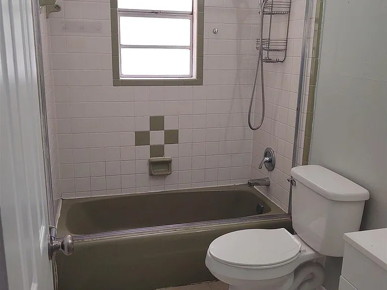6593 Lee St #B — Photo 8