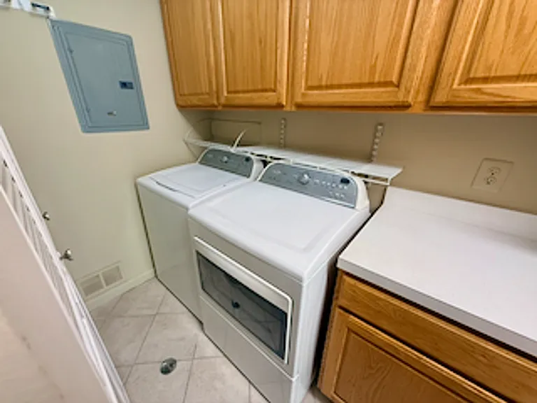 2802 Willow Ct — Photo 10