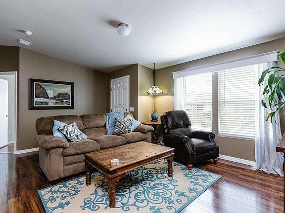 2nd image of 170 Palm Dr