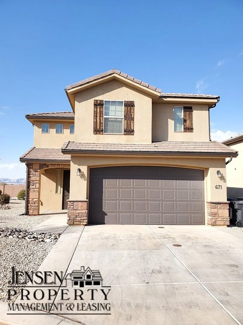Beautiful 4 Bedroom Home in Washington- Pets Negotiable — Photo 3