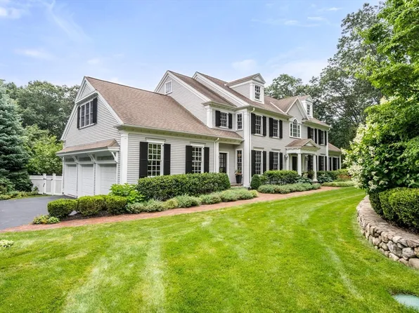 92 Country Dr, Weston, MA 02493