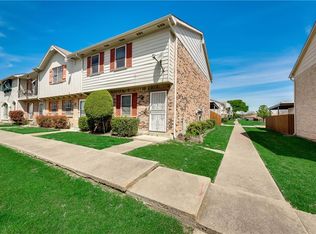 81 W Mountain Creek Dr, Grand Prairie, TX 75052