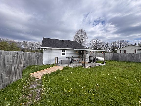 4th image of 124 Pine St