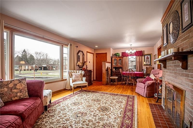 158 Meadowbrook Rd, Hermitage, PA 16148 Zillow